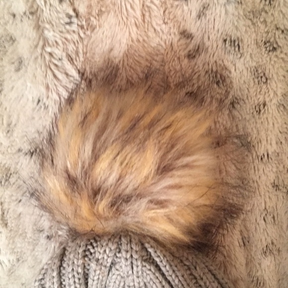 J. Crew Gray and Brown Ribbed Knit Hat with Pom-Pom - Picture 10 of 13